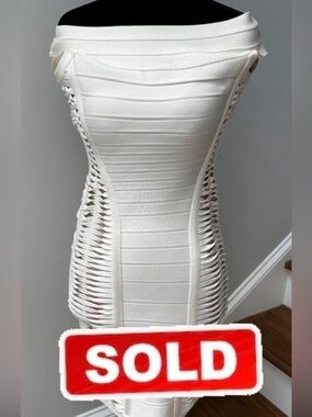 Herve Leger Alyson winter white Elegant Off-Shoulder Dress size XS
